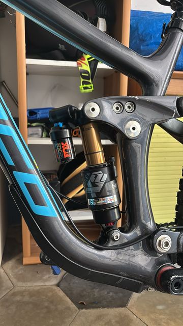 Used Fox FLOAT X2 Air Shock 2024 bike — image 3 of 3