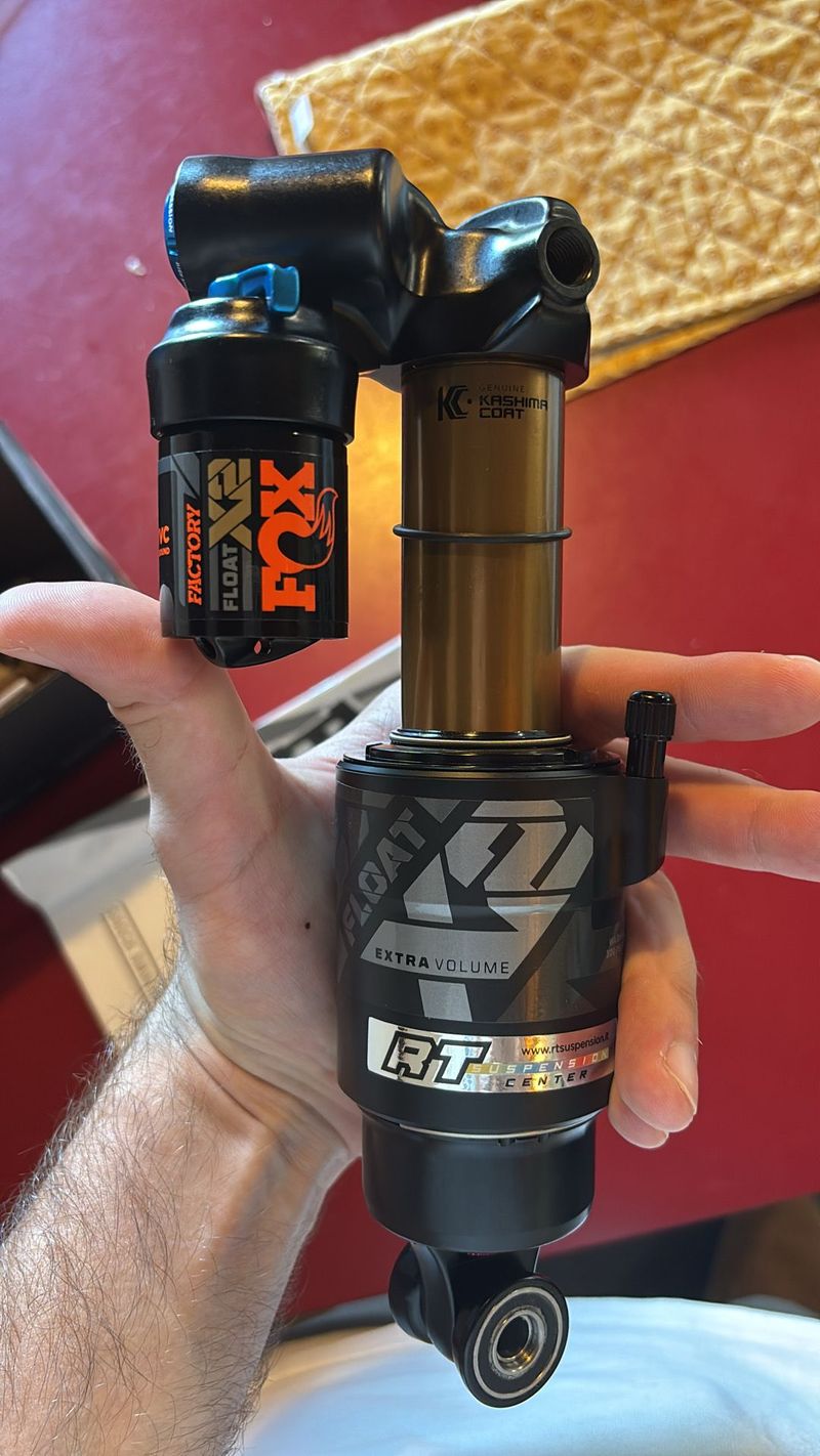 Used Fox FLOAT X2 Air Shock 2024 bike — image 1 of 3