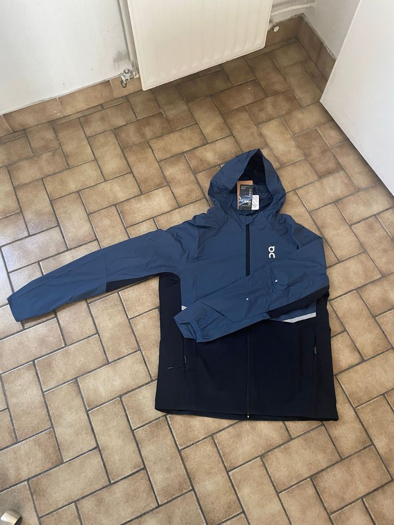 Used On Cloud On Running Veste à Capuche Core Homme 2025 bike — image 1 of 7