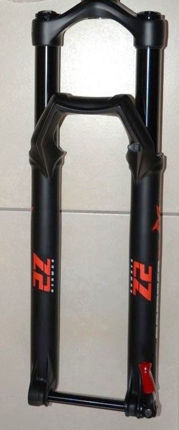 Used Marzocchi BOMBER Z2 29 pouces 130mm air/huile Fork