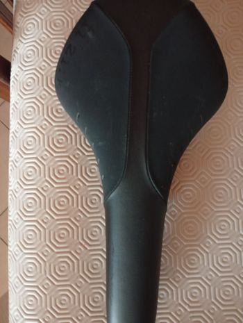 Used Fizik r7 2025 bike — image 1 of 4