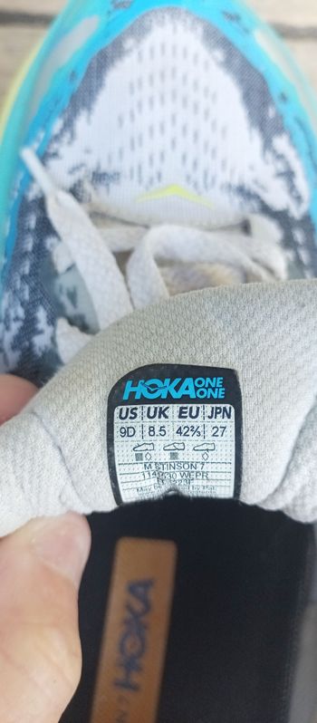 Hoka, Stinson 7