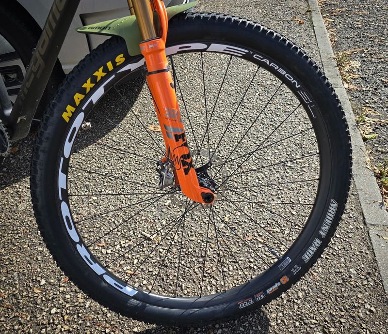 Używany PROTOTYPE Carbon SL Wheelset 2024 Wheels