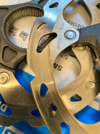 Used Shimano Ice Tech Center Lock bike — image 2 of 4