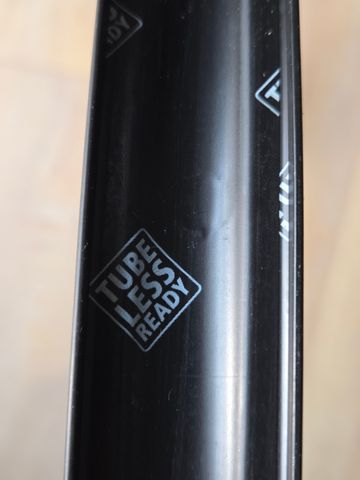 Used Specialized OEM wheelset 2025 bike — image 5 of 6