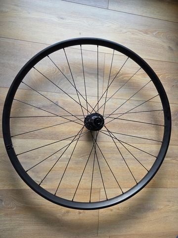 Used Specialized OEM wheelset 2025 bike — image 3 of 6