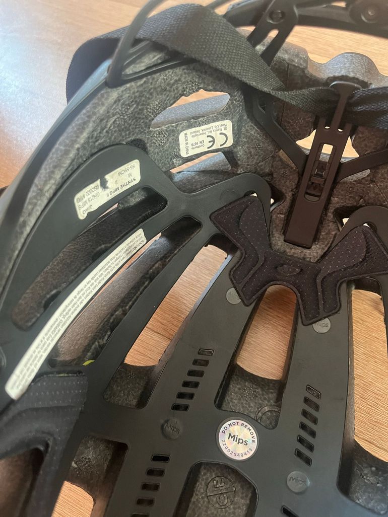 Used Giro Casque bike — image 6 of 9