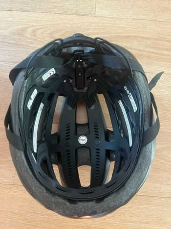 Used Giro Casque bike — image 5 of 9