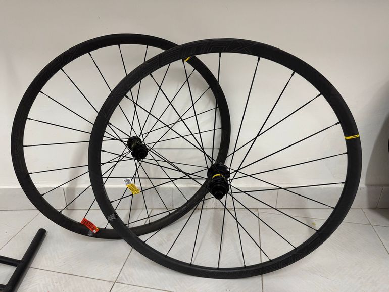 Used Mavic Crossmax SLR 29 MTB Wheelset 2025 bike — image 4 of 6