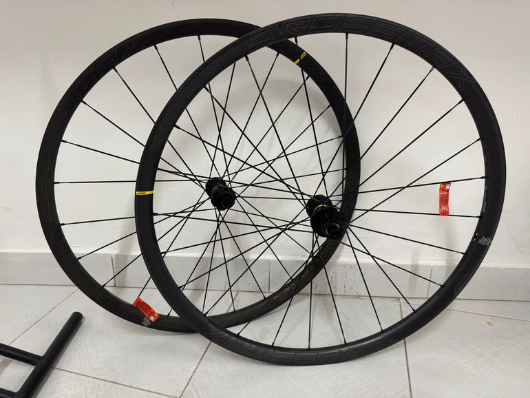 Used Mavic Crossmax SLR 29 MTB Wheelset 2025 bike — image 1 of 6