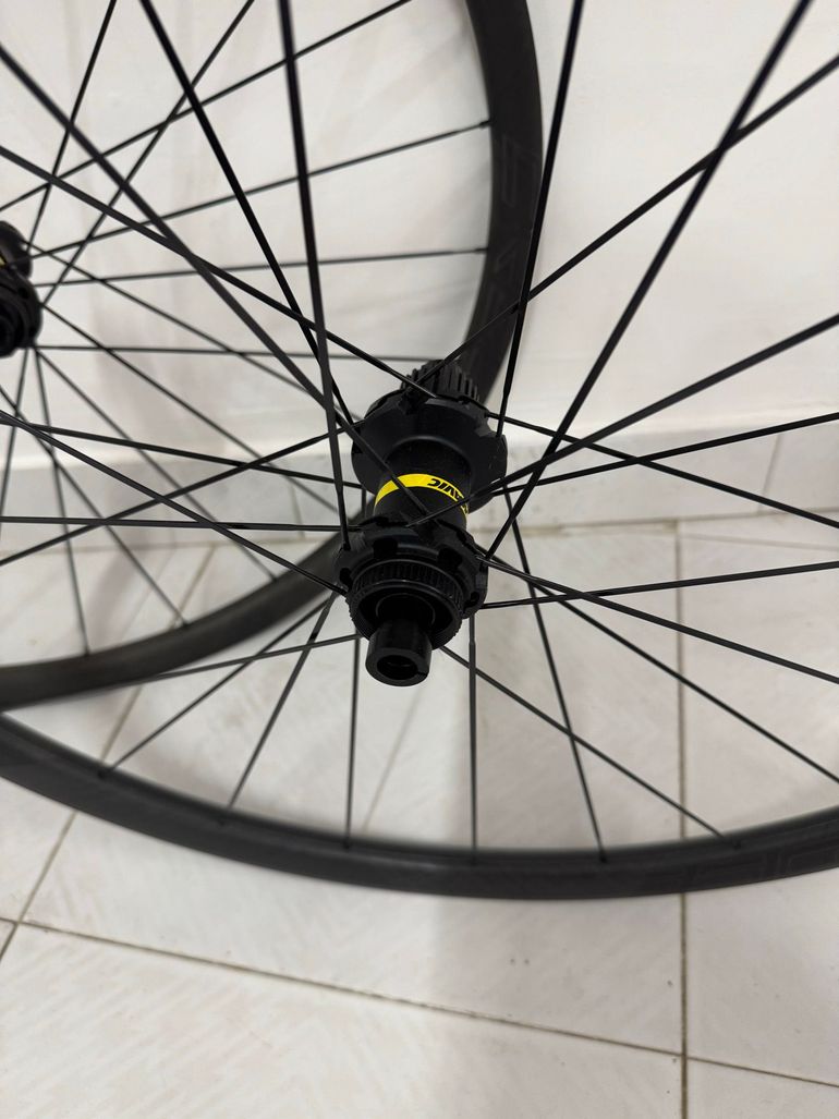 Used Mavic Crossmax SLR 29 MTB Wheelset 2025 bike — image 5 of 6