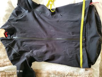 Used Rapha Womens Classic Winter Jacket 2024 bike — image 6 of 10