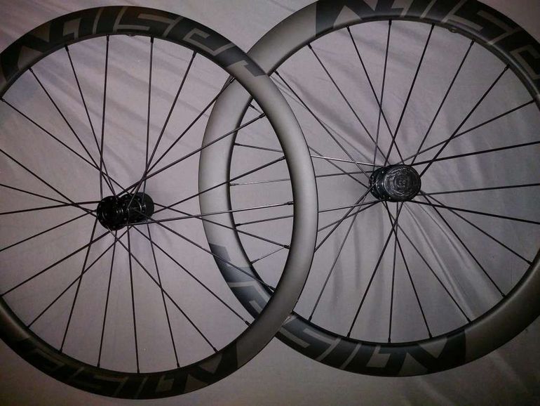 Used Kaiser Carbon Laufräder Hookless Performance 2025 bike — image 1 of 6