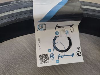 Used BTWIN pneus puncture protect 26x1.75 bike — image 3 of 4