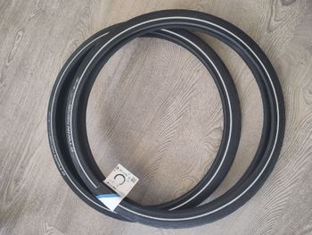 Used BTWIN pneus puncture protect 26x1.75 bike — image 1 of 4