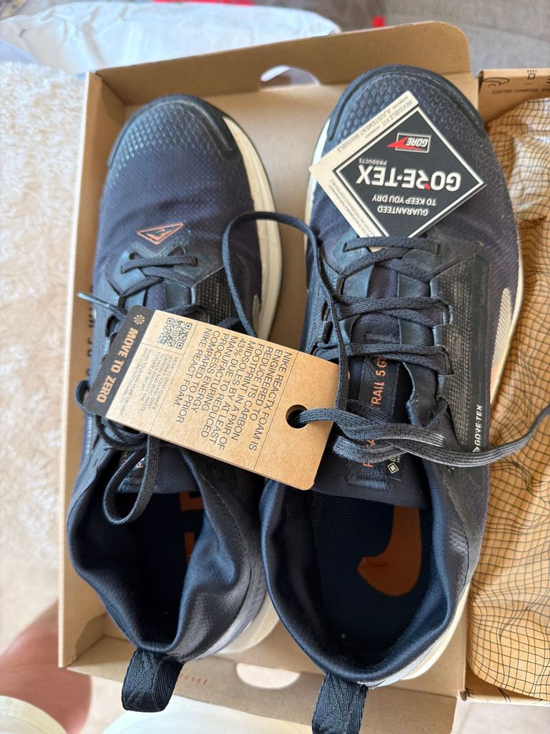 Used Nike pegasus Trail 5 GTX 2025 bike — image 6 of 8