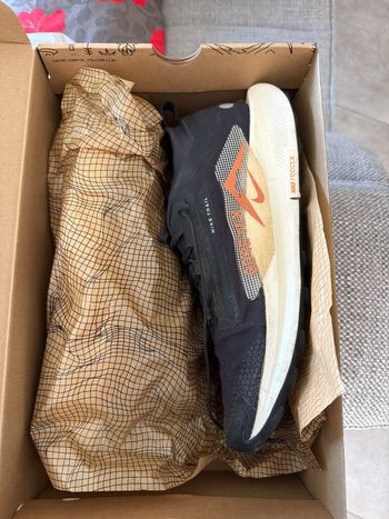 Used Nike pegasus Trail 5 GTX 2025 bike — image 1 of 8