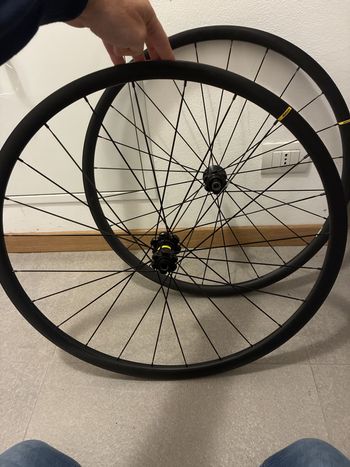 Used Mavic Allroad SL Carbon Wheelset 2023 bike — image 5 of 5