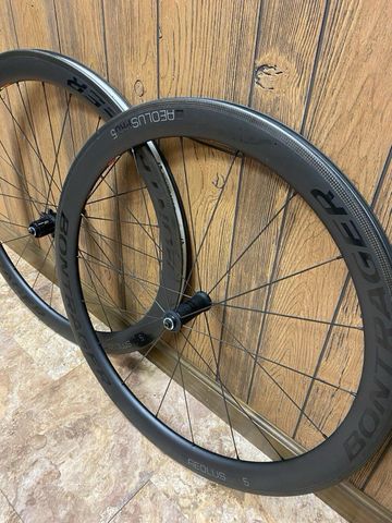 Used Bontrager Aeolus Pro 5 Clincher 2018 bike — image 2 of 8