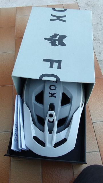 Käytetty Fox Racing Speedframe Helmet 2025 bike — kuva 9 / 11