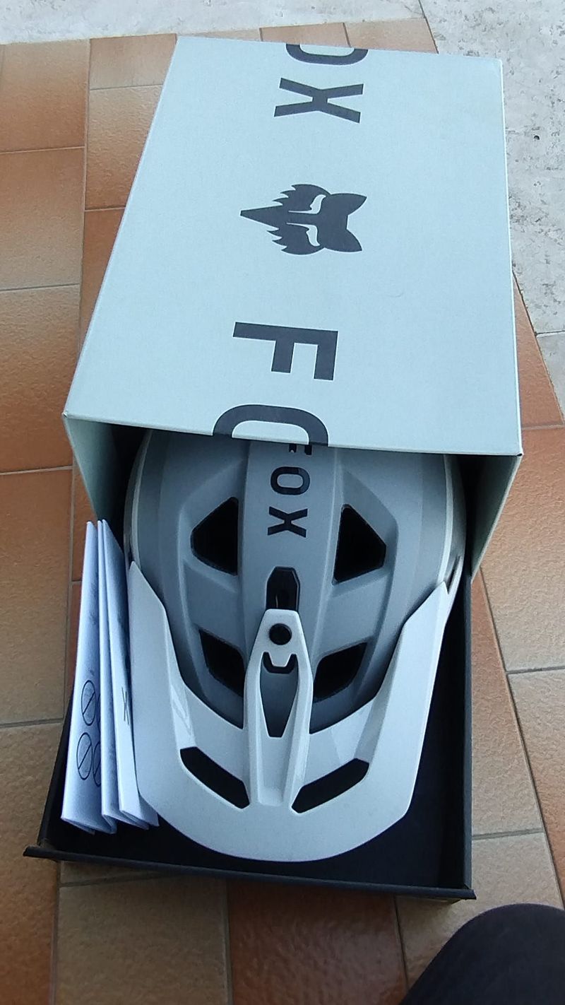Käytetty Fox Racing Speedframe Helmet 2025 bike — kuva 9 / 11