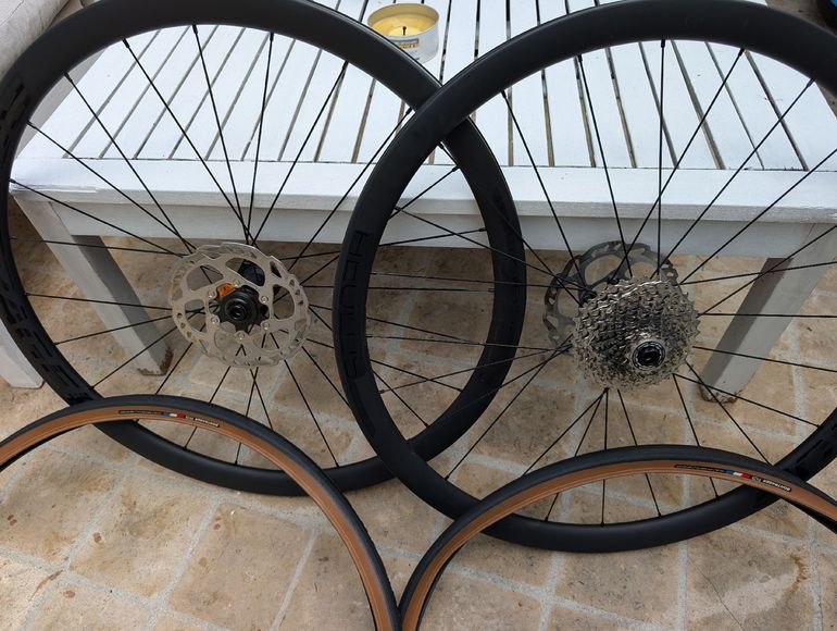 Used Bontrager roue 2025 bike — image 2 of 2