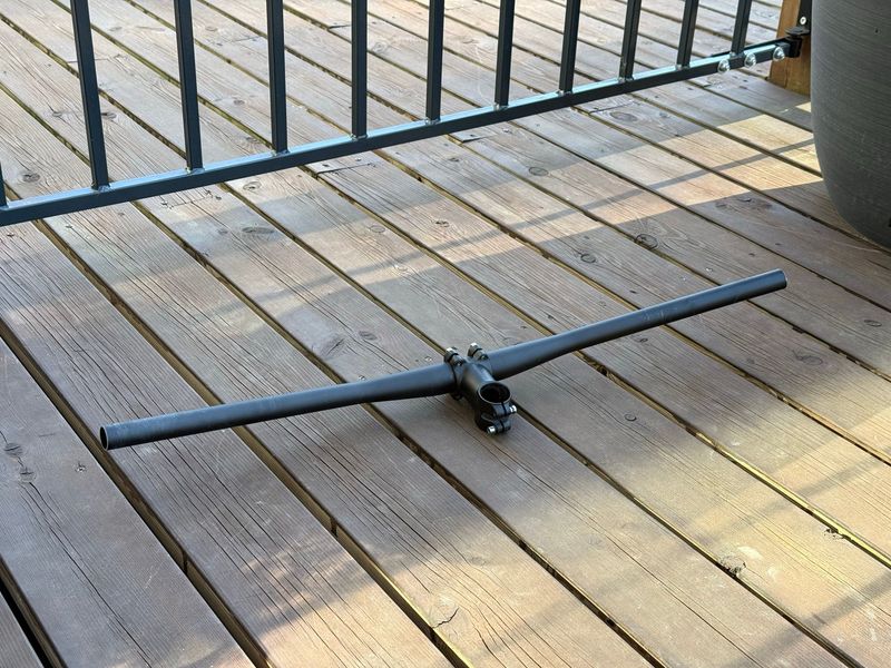 Used Specialized Handlebar 720mm bike — image 1 of 6