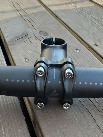 Used Specialized Handlebar 720mm bike — image 6 of 6