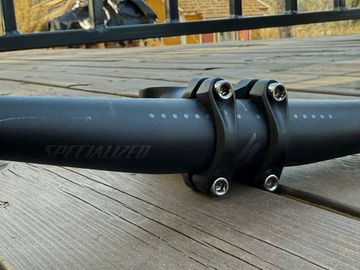 Used Specialized Handlebar 720mm bike — image 3 of 6
