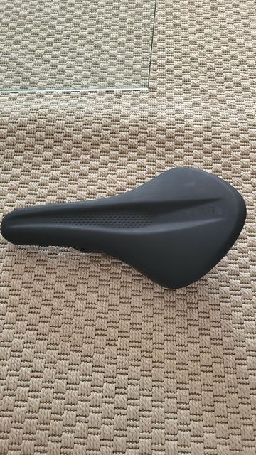 Použité Fizik aliante R5 Saddles & Seatposts
