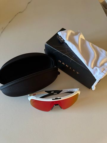 Tweedehands Oakley Glasses bike — afbeelding 3 van 5