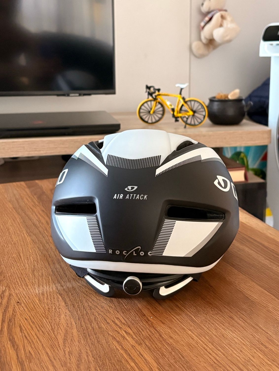 Giro Air Attack Shield Helmet | buycycle