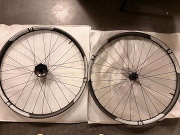 Brugt 9th Wave Yarrow 29+ Carbon Wheelset bike — billede 1 af 5