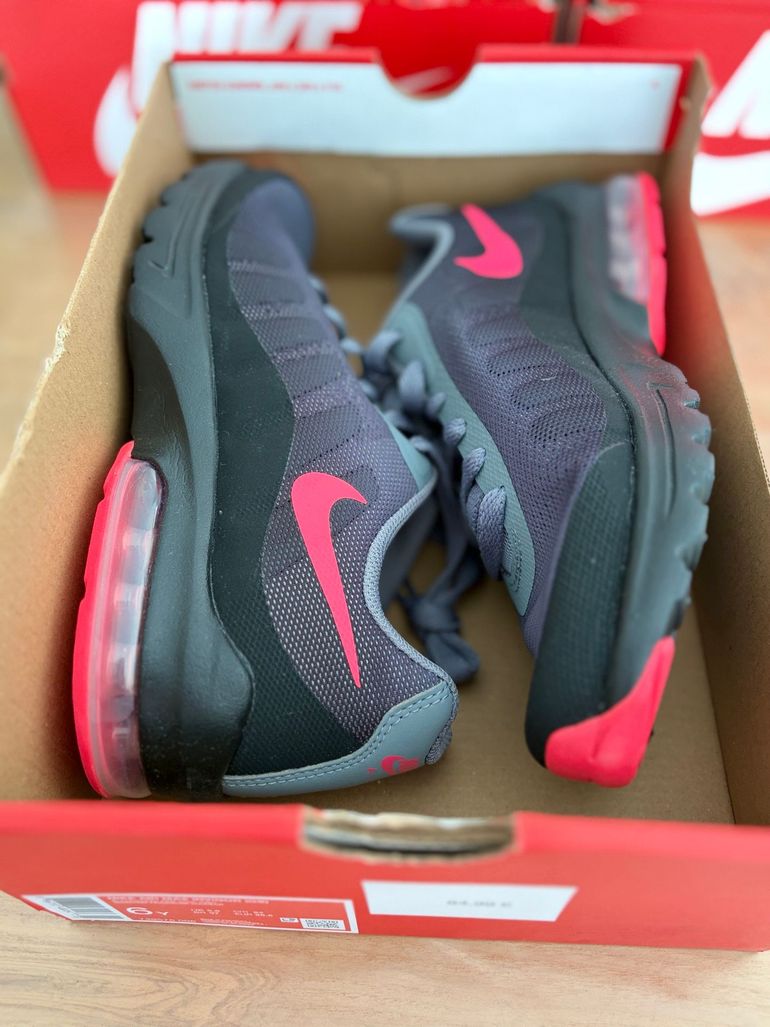 Used Nike Air Max Invigor GS bike — image 9 of 10