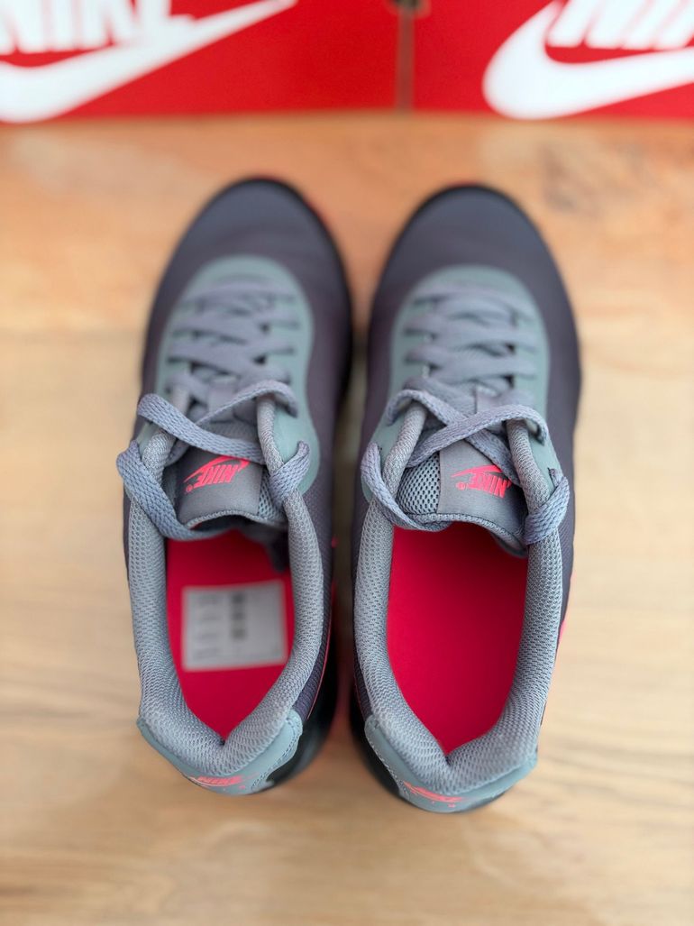 Used Nike Air Max Invigor GS bike — image 6 of 10