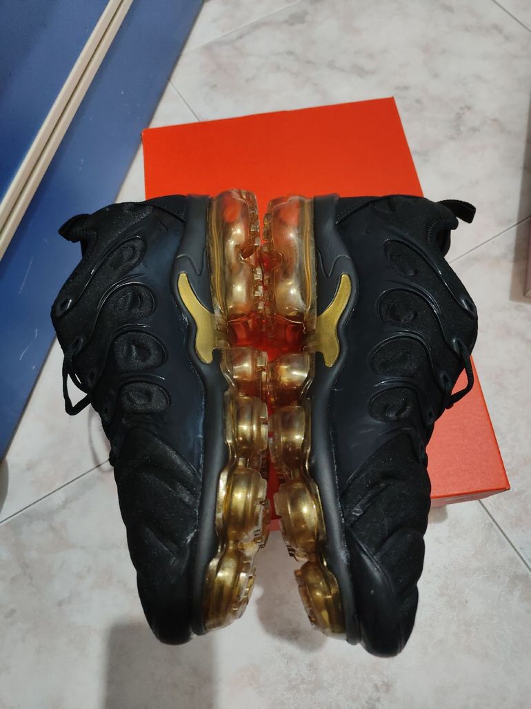 Used Nike Air VaporMax Plus bike — image 3 of 5