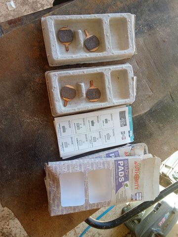brake authority Pair of New Brake Pads Brakes de segunda mano