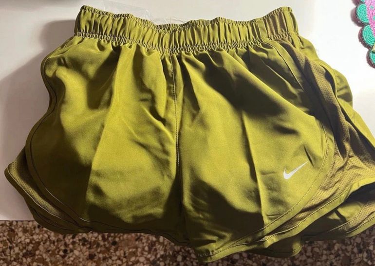 Used Nike Pantaloncini Corsa 2026 bike — image 1 of 4