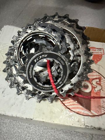 Shimano 105 Cassette 11V 11-28 2020 Drivetrain & Pedals usato