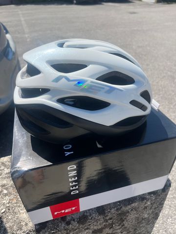 Used MET casco Helmet bike — image 3 of 4