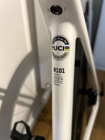 Used Canyon Ultimate CF 7 2025 bike — image 5 of 9