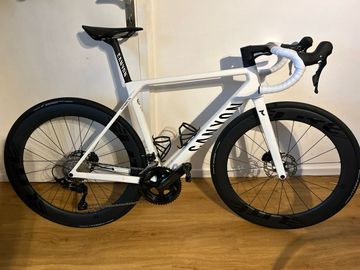 Used Canyon Ultimate CF 7 2025 bike — image 2 of 9