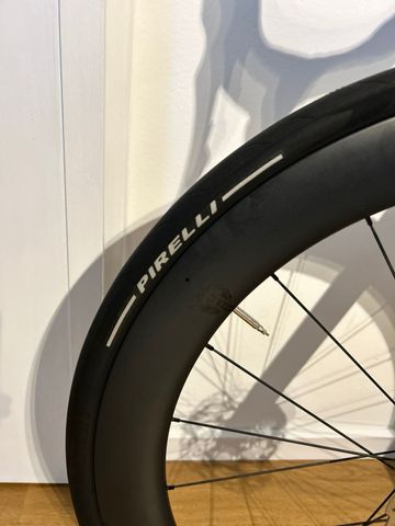 Used Canyon Ultimate CF 7 2025 bike — image 4 of 9
