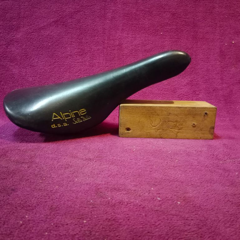 Used Selle Italia Alpine D.S.A. bike — image 1 of 6
