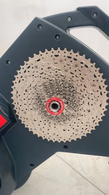 Gebrauchtes Sunrace 11-51 12-speed Cassette Drivetrain & Pedals