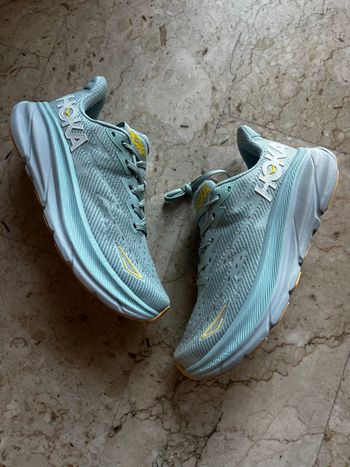Hoka, Clifton 9 Wide