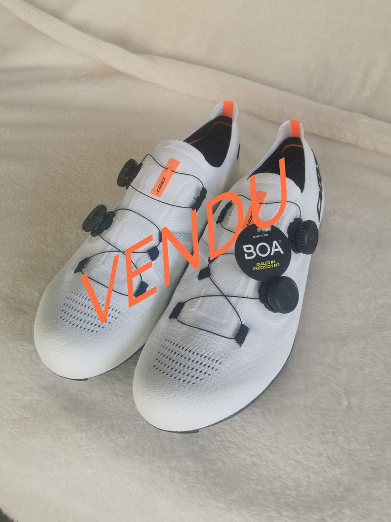 Używany Dmt KR0 Road Cycling Shoes bike — zdjęcie 1 z 3