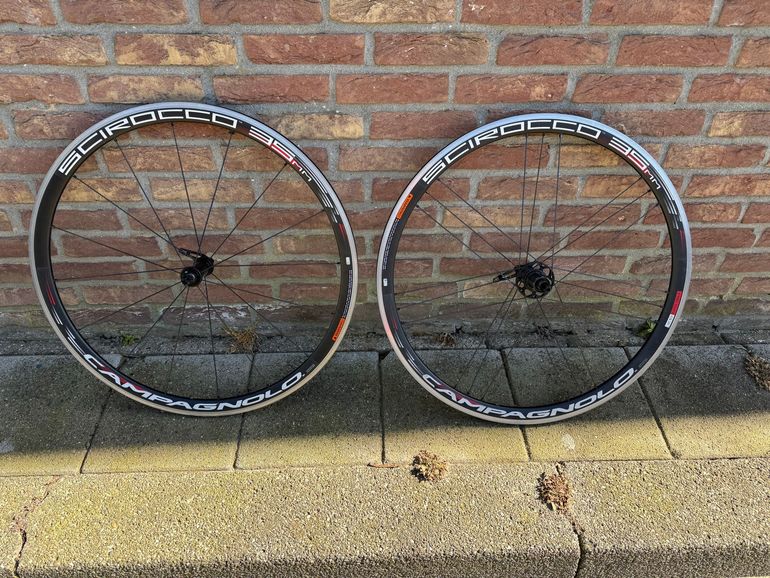 Used Campagnolo Scirocco 35 Wheelset bike — image 2 of 3