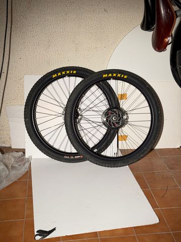 Brugt Chris King Boost Thru Axle 27.5 bike — billede 1 af 16