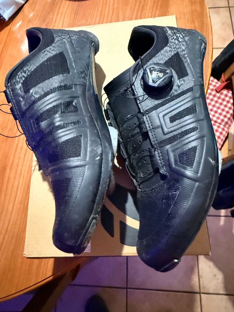 Used Pearl Izumi Scarpe Bdc 2025 bike — image 2 of 5